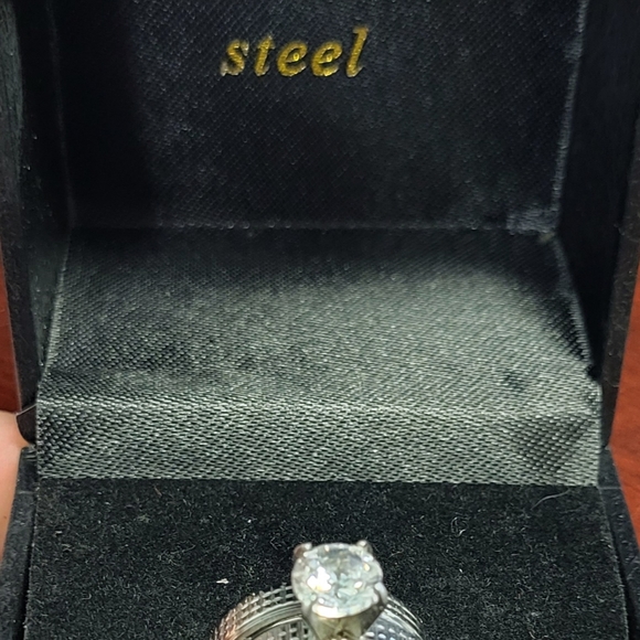 Stainless steel wedding set, 1 carat round CZ brilliant stone size 6 - Picture 3 of 6